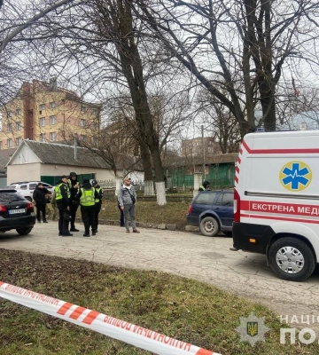 Возле ТЦК в Каменец-Подольском прогремел взрыв: сообщают о погибшем и раненых