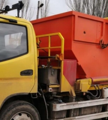 У Херсонській громаді внаслідок атаки дрона постраждали двоє комунальників