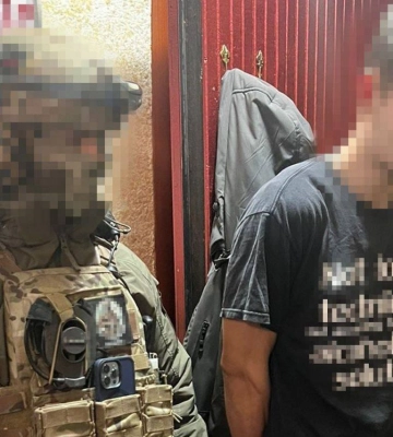 Залягли «на дно» та чекали на винагороду від окупантів: поліція та СБУ розшукали підривників ТЦК у Павлограді (фото, відео)