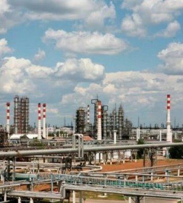 Третій російський НПЗ зупинився внаслідок атаки українських дронів. Він входить до десятки найбільших у Росії, – ЗМІ