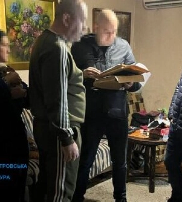 У Дніпрі силою захопили аптеку та нанесли збитків на 2 млн: що відомо від правоохоронців