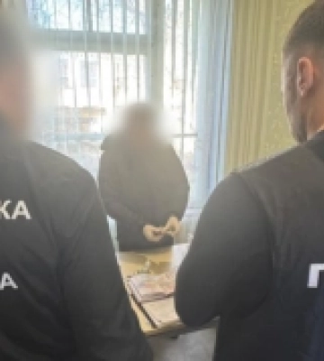 700 доларів за фіктивне ушпиталення: посадовця однієї із психіатричних лікарень Одеси викрили у корупції