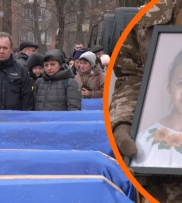 У Полтаві попрощалися із двома родинами, які загинули внаслідок російського обстрілу