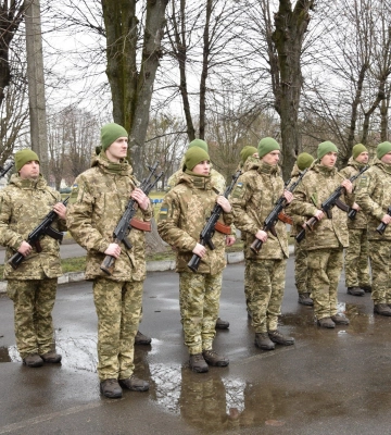 Наймолодшому - 19 років: новобранці Волинського прикордонного загону склали військову присягу
