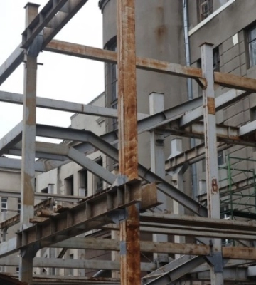 У Харкові будівництво кафе впритул до пам'ятки архітектури не припинилося