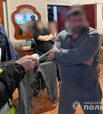 В Киеве разоблачили аферистов, отбиравших квартиры через фиктивные браки и ремонты