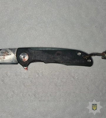 На Дніпропетровщині заґратовано чоловіка, який кинувся з ножем на двох власних братів