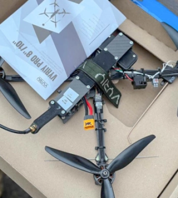 Житомирщина передала захисникам на фронт дрони та автомобілі