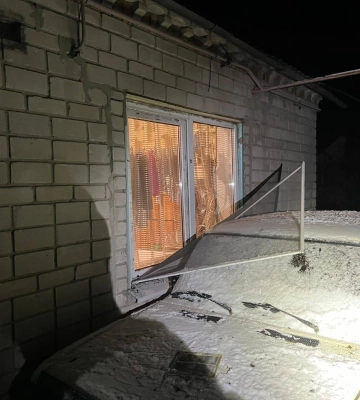 Російські війська вранці атакували Нікопольський район, пошкоджений газопровід і ЛЕП