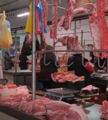 На луцькому ринку перестали купувати м&#039;ясо: що коїться (відео)