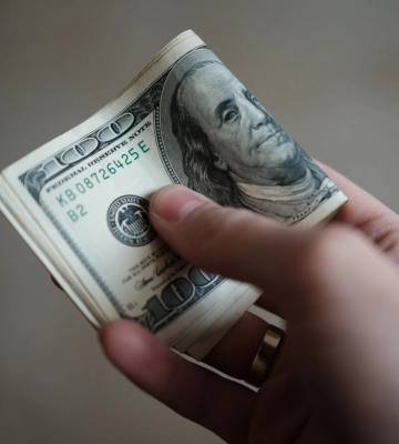 Курс наличного доллара в банках за год вырос на 10%, - НБУ
