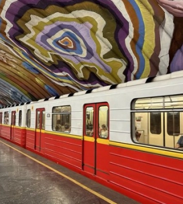 У столичному метро на двох станціях запрацюють зачинені виходи