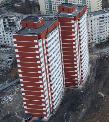 У Харкові відновлюють пошкоджені обстрілами багатоповерхівки на Салтівці