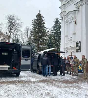 Вижив на фронті, але загинув удома: у Полтаві попрощалися з Андрієм та Наталією Притулами