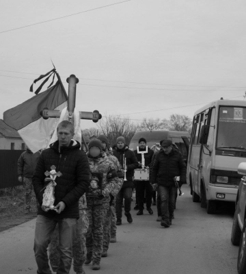 На Рівненщині в останню дорогу провели трьох воїнів