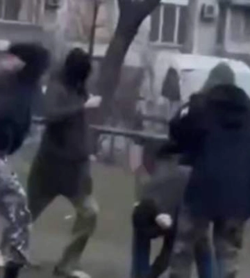 В Киеве на Оболони толпа подростков избила парня цепями: за дело взялась полиция