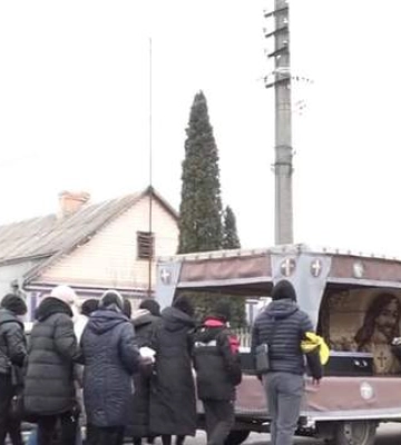 В Житомирской области похоронили мужчину, который, вероятно, принес взрывчатку в Ровенский ТЦК