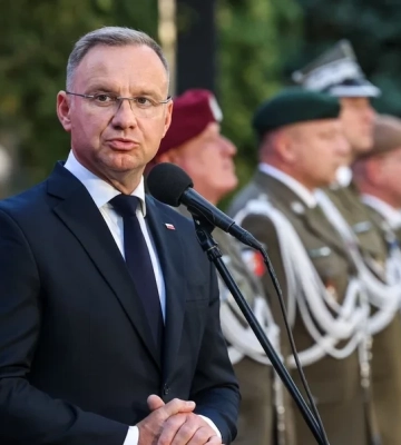 Зеленський дізнався про Волинську трагедію тільки на посаді президента — Дуда
