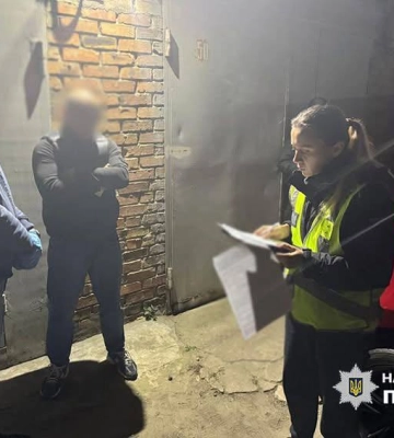 У Києві судитимуть драгдилера, який відправляв наркотики клієнтам за допомогою таксі. ФОТО