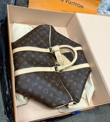 У Шегинях викрили контрабанду товарів Cartier та Louis Vuitton