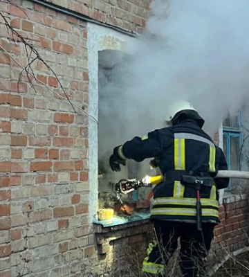 Новий фейк: на Волині рятувальники закликають людей самим гасити пожежі