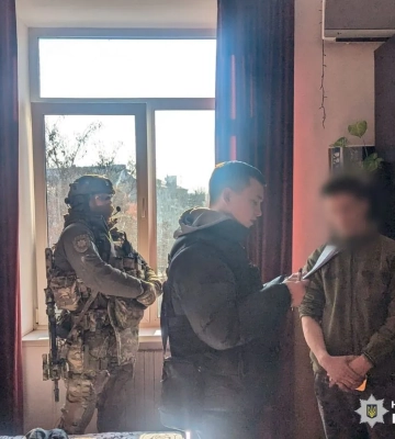 Підліток у Харкові погрожував підірвати гранату (відео)