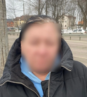 У Дніпрі жінка біля банкомату відібрала гроші у пенсіонерки