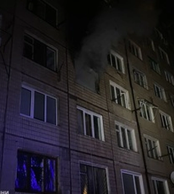 В Кривом Роге произошел пожар в многоэтажке: эвакуировали 13 человек, есть пострадавшие