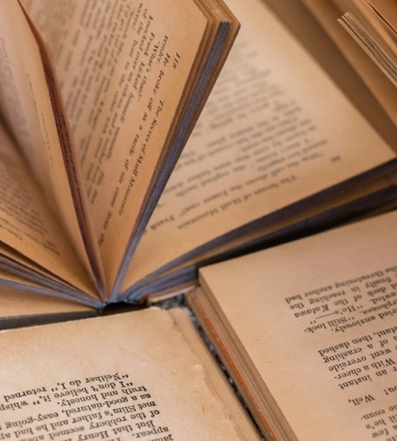 Як міста формують нас, а ми — їх: добірка книг про архітектуру і урбаністику від Франківської активістки
