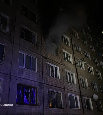 На Дніпропетровщині загорілась квартира: троє постраждалих