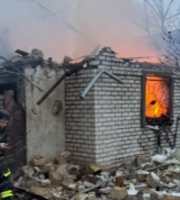 Російські обстріли на Херсонщині: серед постраждалих дитина та правоохоронець із собакою