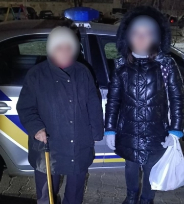 У Сумах патрульні повернули додому 82-річну бабусю