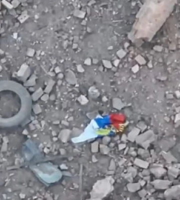 Росіяни намагалися повісити триколор над Торецьком — відео
