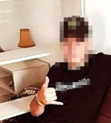 Цинічно обікрав матір безвісти зниклого воїна - на Житомирщині судитимуть юнака