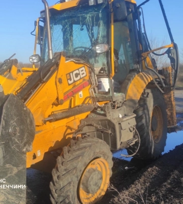 На Донеччині ворожий дрон атакував рятувальників: одна людина постраждала