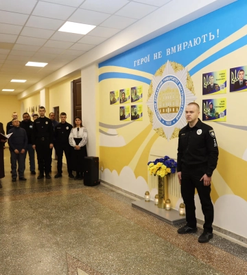В университете внутренних дел в Одессе открыли Мурал памяти погибших выпускников-защитников. Но один из них, к счастью, жив
