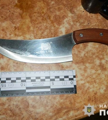 На Тернопільщині затримано чоловіка, який вдарив ножем племінника співмешканки