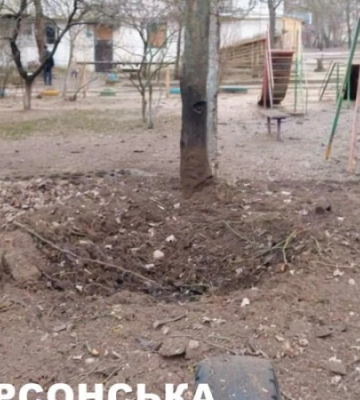 У Херсоні внаслідок обстрілів росіян пошкоджено будівлю школи