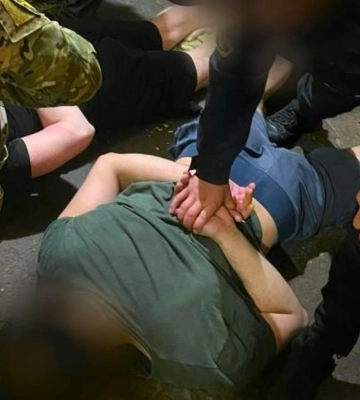 Наркотики поштою… до США: франківські правоохоронці затримали злочинців