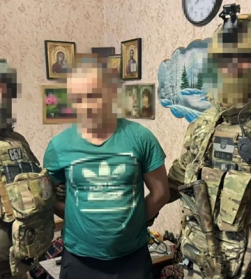 Коригував авіаудари по Слов’янську та хотів втекти до рф: затримано агента російського гру