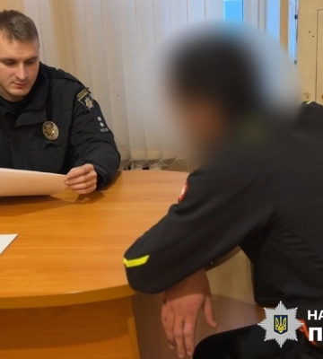 Спалив декілька автівок в Одесі на паркінгу: поліція затримала палія, - ФОТО, ВІДЕО