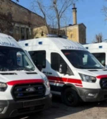 Рівненщина отримала три нові реанімобілі завдяки благодійникам