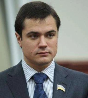 НАБУ подало у розшук «смотрящого» за Києвом Дениса Комарницього