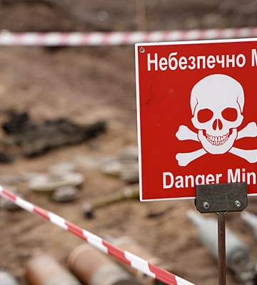 На Херсонщині двоє чоловіків підірвалися на мінах: один у лікарні, інший лікується амбулаторно