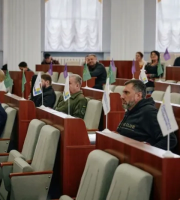 У Черкасах депутати проігнорували сесію облради. Голова ОВА оголосив про її недієздатність