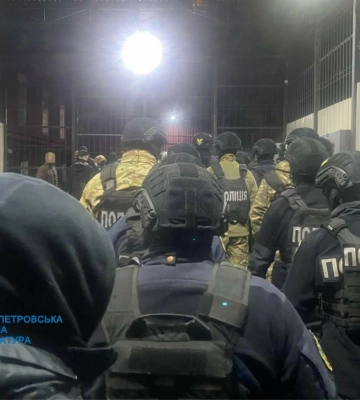 Силовики вдарили по «авторитетах»: на Дніпропетровщині зачистка кримінальних кіл