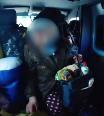 На Сумщині &quot;Білі янголи&quot; допомогли евакуювати бабусю з прикордонного села
