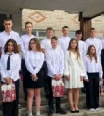 У ліцеї на Волині привітали випускників минулих років