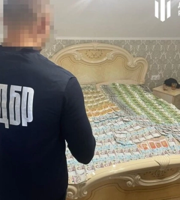 Допомагав уникати мобілізації та схиляв військових до втеч. ДБР викрило посадовця ТЦК