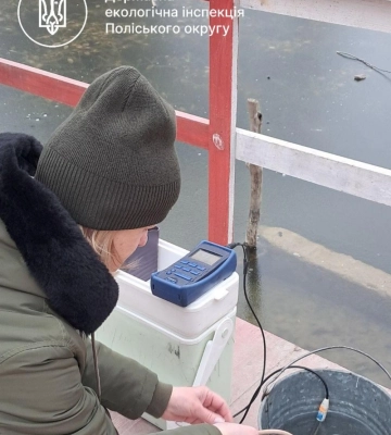У водоймі поблизу Костополя знову зафіксували мор риби